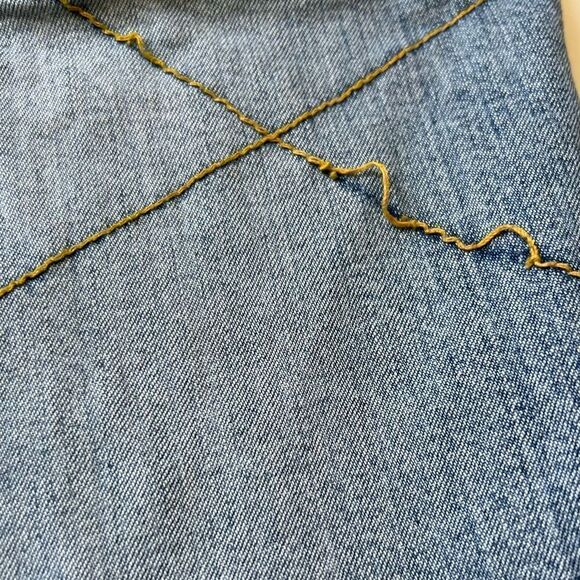 Azzure jeans Y2K crisscross pattern mid-rise jeans size 33 - Picture 4 of 10